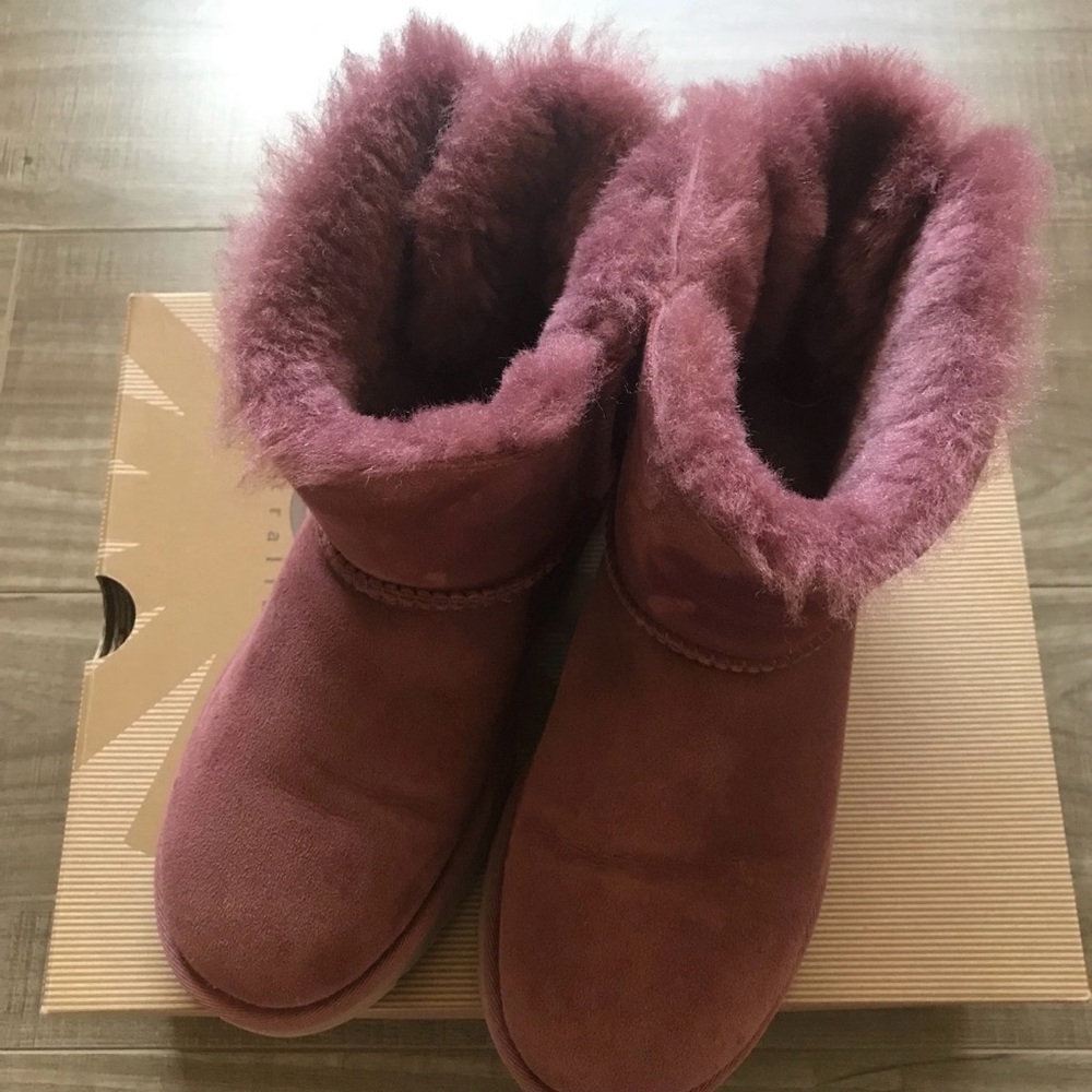Pre-owned UGG womens Mini Bailey Bow Corduroy Pink Size 6